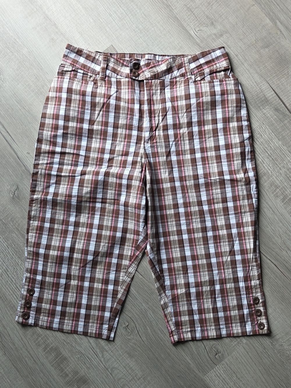 Zoey & Beth Women's Plaid Capris — Brown & White 1X